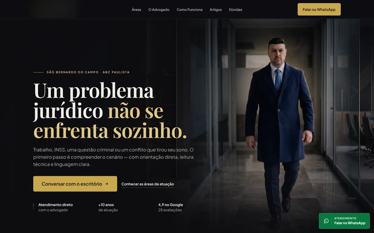 Página de escritório que atende várias áreas, no computador.