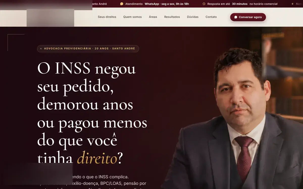 Página de escritório previdenciário no computador.